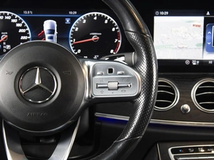 Седан Mercedes-benz E-класс 2018 года, 3700000 рублей, Омск