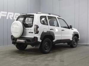 Внедорожник ВАЗ (LADA) Niva Travel 2022 года, 810000 рублей, Омск