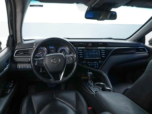Седан Toyota Camry 2020 года, 2890000 рублей, Москва