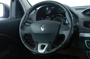 Седан Renault Fluence 2010 года, 849000 рублей, Омск