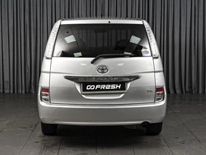 Минивэн Toyota Isis 2011 года, 964000 рублей, Ставрополь