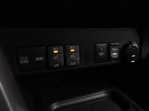 Внедорожник Toyota RAV4 2016 года, 2099000 рублей, Воронеж