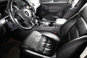 Внедорожник Volkswagen Touareg 2011 года, 2199000 рублей, Сургут