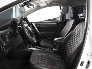 Седан Toyota Corolla 2013 года, 1050000 рублей, Омск