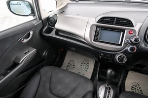 Хетчбэк Honda Fit 2012 года, 829000 рублей, Красноярск