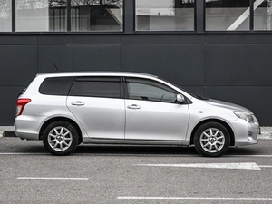 Универсал Toyota Corolla Fielder 2011 года, 999000 рублей, Кирилловка