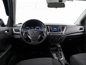 Седан Hyundai Solaris 2019 года, 1635055 рублей, Москва