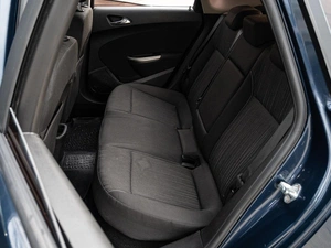 Хетчбэк Opel Astra 2011 года, 695000 рублей, Краснодар