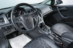 Хетчбэк Opel Astra GTC 2012 года, 799000 рублей, Челябинск