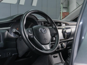 Седан Toyota Corolla 2013 года, 1099000 рублей, Сургут