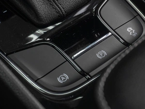 Внедорожник Skoda Karoq 2021 года, 2149000 рублей, Тюмень