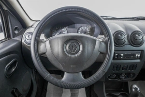 Седан Renault Logan 2014 года, 399000 рублей, Барнаул