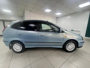 Минивэн Nissan Tino 2002 года, 369000 рублей, Ачинск