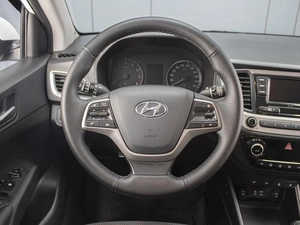 Седан Hyundai Solaris 2018 года, 1293000 рублей, Омск
