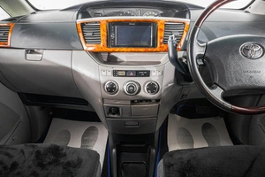 Минивэн Toyota Noah 2003 года, 959000 рублей, Барнаул