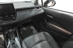 Седан Toyota Corolla 2019 года, 1859000 рублей, Новокузнецк