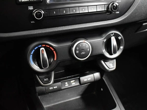 Хетчбэк Kia Rio X-Line 2020 года, 1435900 рублей, Казань