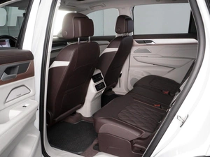 Внедорожник Volkswagen Tavendor 2023 года, 4869000 рублей, Красный Пахарь
