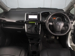 Минивэн Toyota Wish 2012 года, 1540000 рублей, Омск