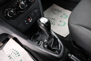 Хетчбэк Renault Sandero 2017 года, 1199000 рублей, Красноярск