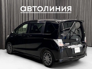 Минивэн Honda Freed 2013 года, 999000 рублей, Красноярск