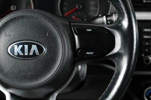 Седан Kia Rio 2018 года, 1429000 рублей, Тюмень