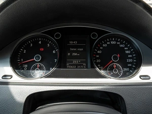 Седан Volkswagen Passat 2011 года, 825000 рублей, Краснодар