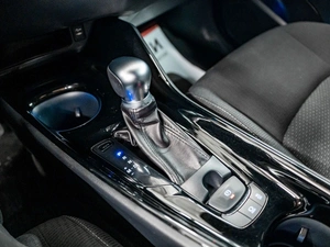 Внедорожник Toyota C-HR 2018 года, 2480000 рублей, Красноярск