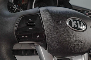 Хетчбэк Kia Rio 2013 года, 749000 рублей, Челябинск