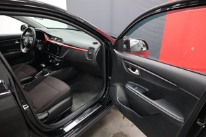 Хэтчбек Kia Rio 2021 года, 1690000 рублей, Курск