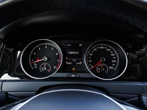 Хетчбэк Volkswagen Golf 2013 года, 1399000 рублей, Большой Сочи