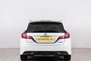 Хетчбэк Honda Jade 2017 года, 1499000 рублей, Красноярск