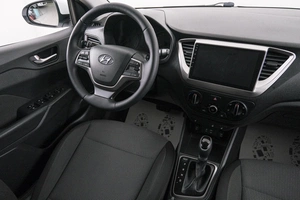 Седан Hyundai Solaris 2018 года, 1259000 рублей, Красноярск