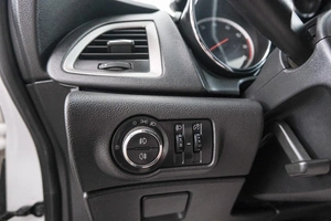 Хетчбэк Opel Astra 2011 года, 699000 рублей, Красноярск