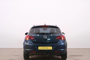 Хетчбэк Opel Astra 2011 года, 779000 рублей, Омск