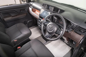 Минивэн Toyota Roomy 2018 года, 979000 рублей, Томск