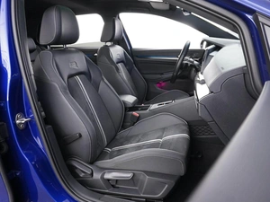 Хетчбэк Volkswagen Golf 2022 года, 2798444 рублей, Москва