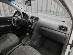 Седан Volkswagen Polo 2014 года, 695000 рублей, Красноярск