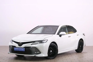 Седан Toyota Camry 2019 года, 2459000 рублей, Омск