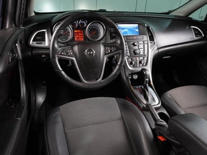 Универсал Opel Astra 2012 года, 879000 рублей, Воронеж