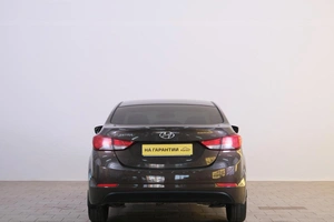 Седан Hyundai Elantra 2015 года, 1349000 рублей, Омск