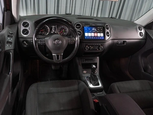 Внедорожник Volkswagen Tiguan 2012 года, 1449000 рублей, Тюмень