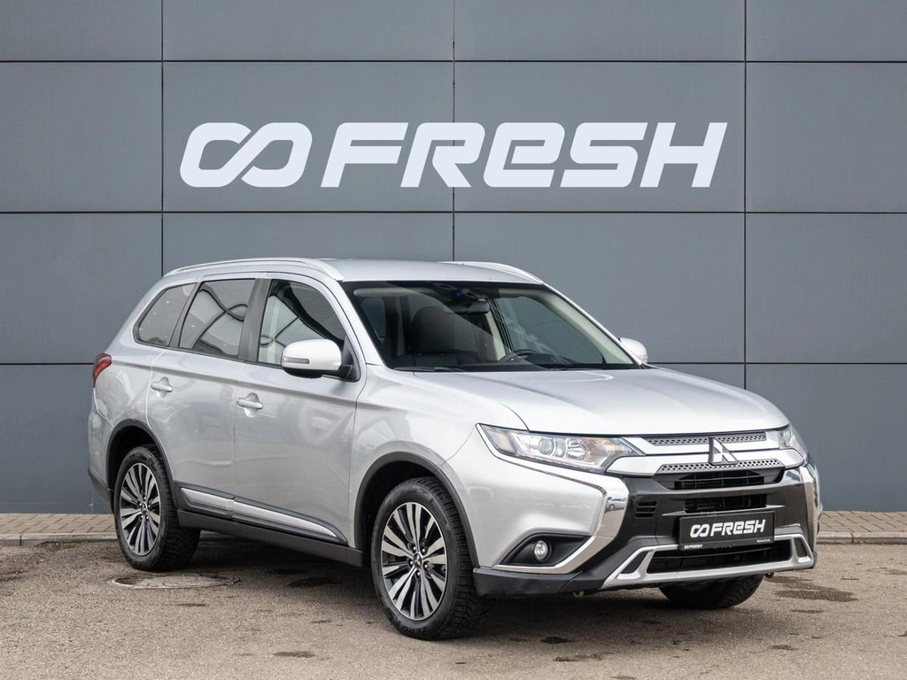 Внедорожник Mitsubishi Outlander 2018 года, 1910000 рублей, Краснодар