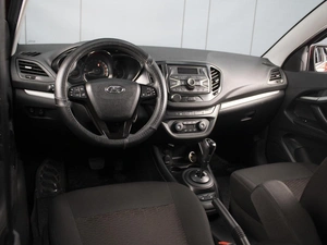 Седан ВАЗ (LADA) Vesta 2017 года, 900000 рублей, Омск