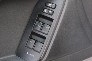Внедорожник Toyota Land Cruiser Prado 2012 года, 2999000 рублей, Омск