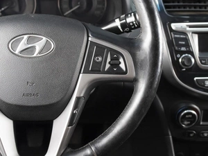 Седан Hyundai Solaris 2014 года, 1170000 рублей, Омск