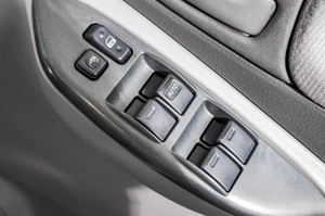 Седан Toyota Platz 2000 года, 349000 рублей, Барнаул