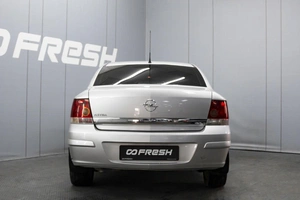 Седан Opel Astra 2010 года, 520000 рублей, Омск