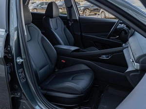 Седан Hyundai Elantra 2023 года, 2070000 рублей, Краснодар