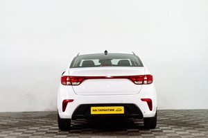 Седан Kia Rio 2017 года, 1089000 рублей, Сургут